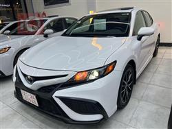 تۆیۆتا کامری